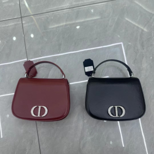 Shoulder Bag with Gold Chain Straps